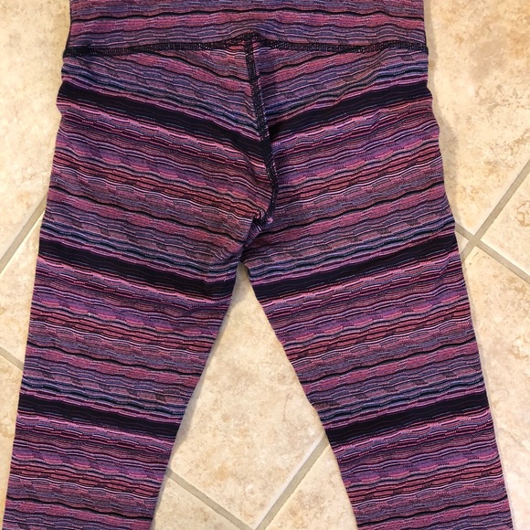 Lululemon Wunder Under Crop III (21 1/2") - Picture 4 of 5